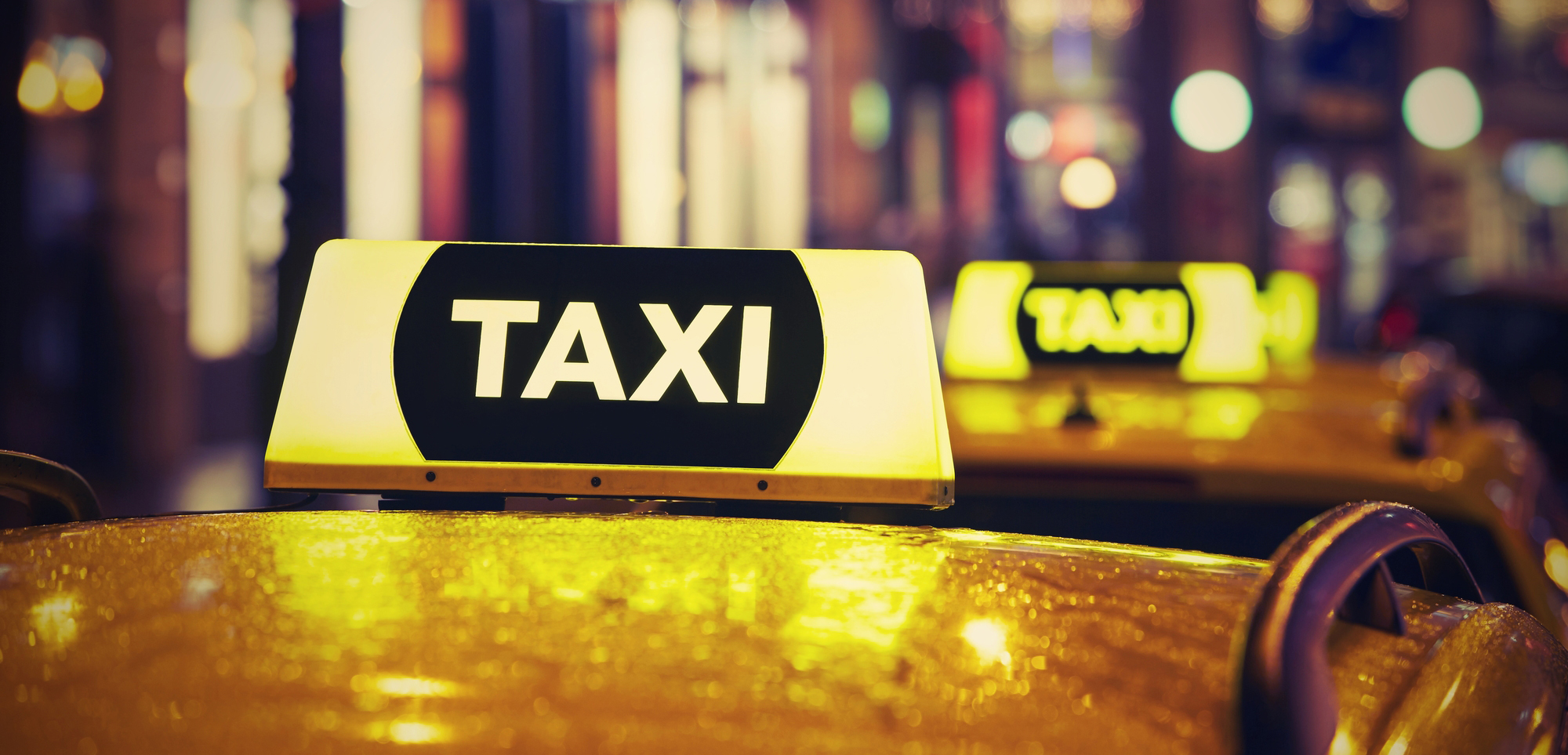 タクシー運転手の仕事内容となるための方法 給料と勤務体系の解説 マナラボ