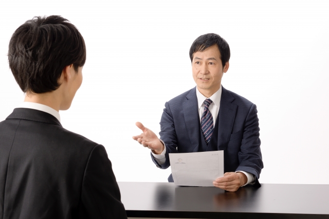転職 就活の面接での自己紹介 ポイントや自己prとの違い ケース別の内容や例文を解説 マナラボ
